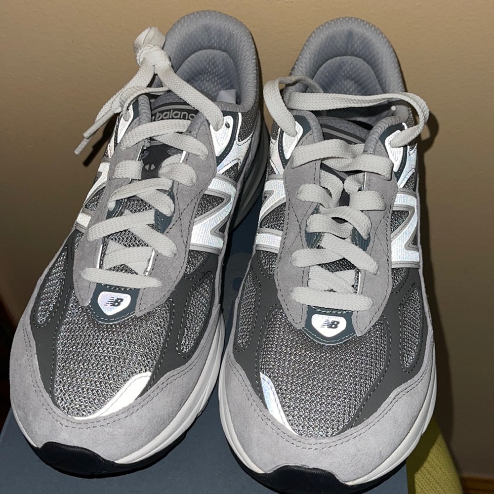 Grey New Balance 5.5